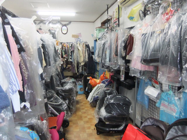 茅ケ崎市内のすみれ幼稚園/やまゆり第一幼稚園の制服や体操服が大量入荷しました。