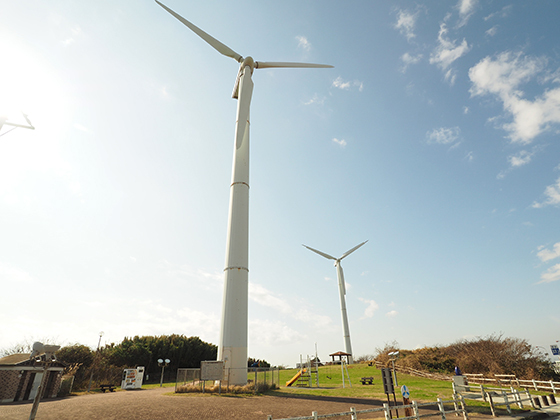 2つの大きな風車がシンボルの宮川公園に遊びに行こう！